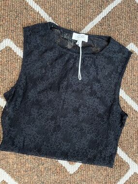 Gilli Size Small NWOT